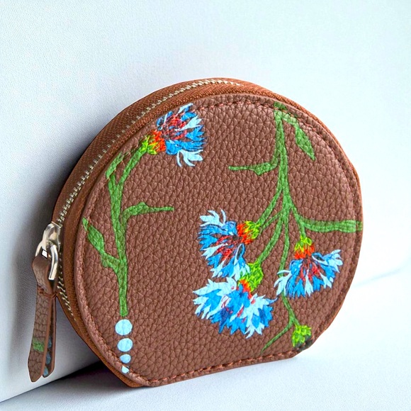 Vera Bradley Handbags - Vera Bradley round zip pouch